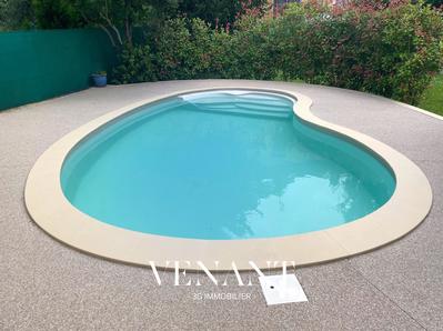 Villa - 238 m² - 14 pièces