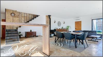 Maison - 198 m² - 5 pièces