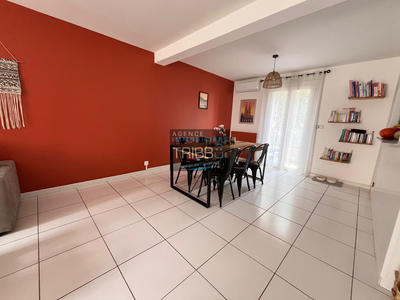 Appartement - 75 m² - 3 pièces