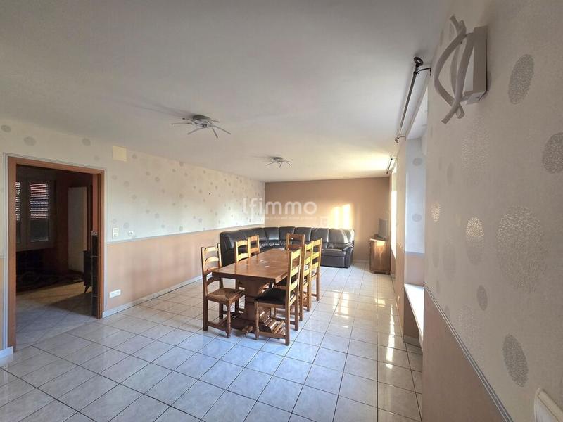 Maison - 102 m² - 5 pièces