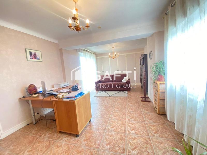 Maison - 220 m² - 6 pièces