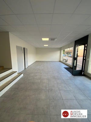 Local commercial - 150 m² - 4 pièces
