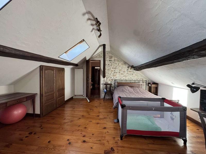 Maison - 230 m² - 7 pièces