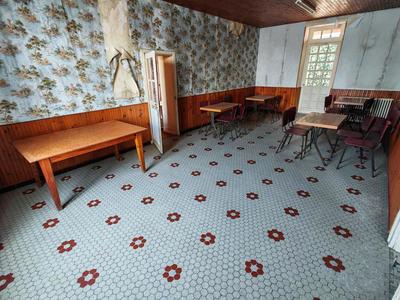 Maison - 225 m² - 10 pièces