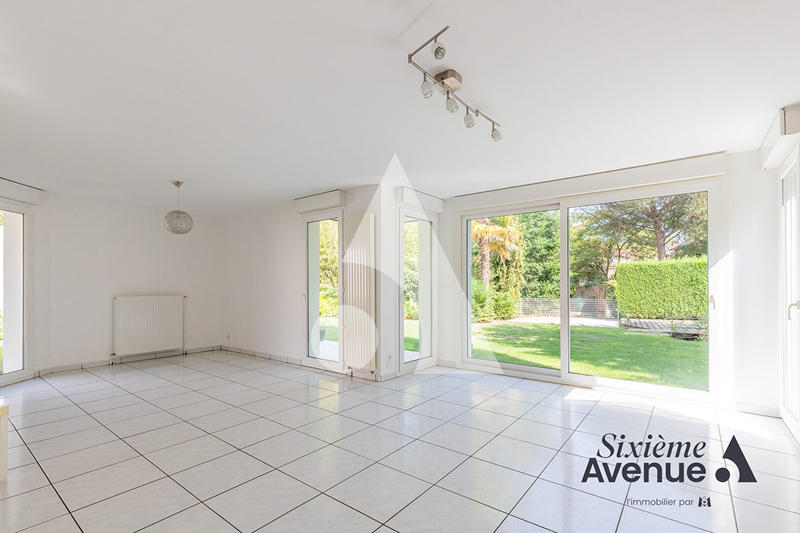 Maison - 195 m² - 6 pièces