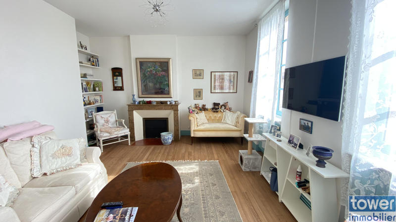 Maison - 239 m² - 6 pièces