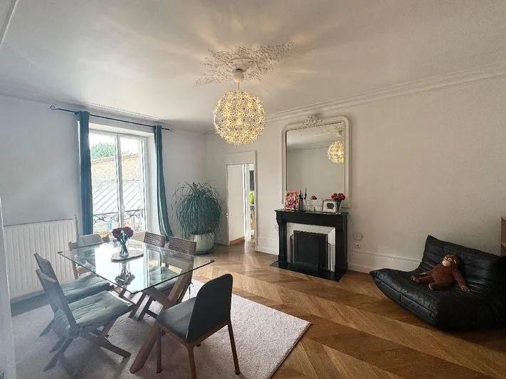 Maison - 209 m² - 6 pièces