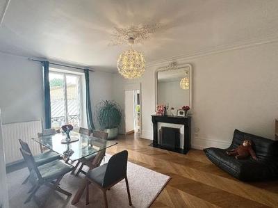 Maison - 209 m² - 6 pièces