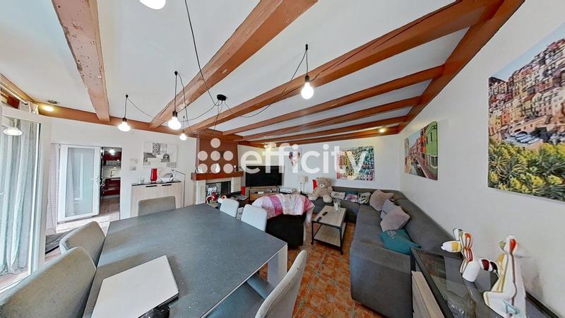 Maison - 245 m² - 10 pièces