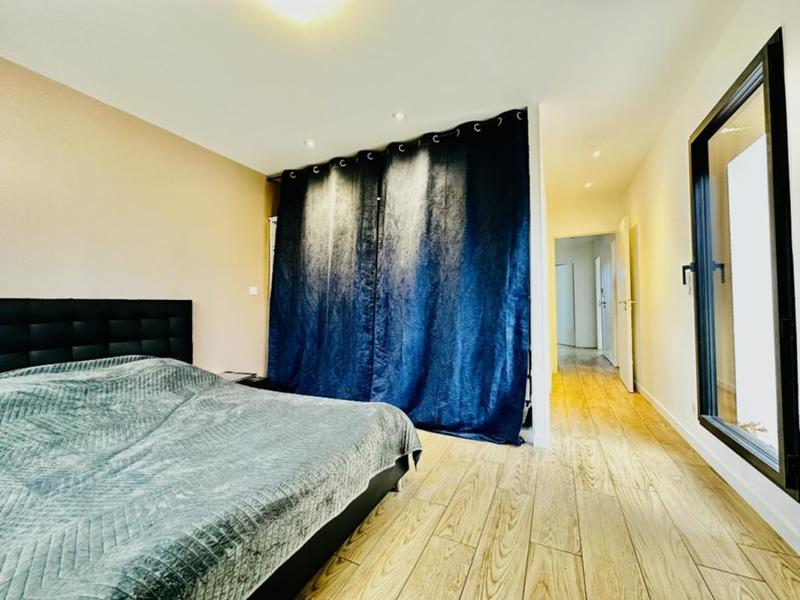 Pavillon - 136 m² - 7 pièces