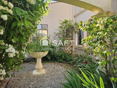 Villa - 262 m² - 9 pièces