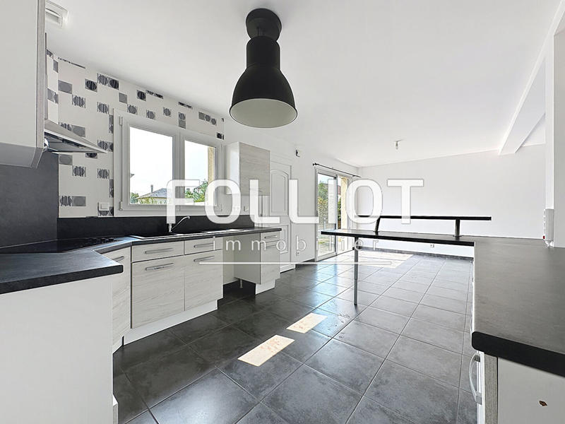 Maison - 104 m² - 5 pièces