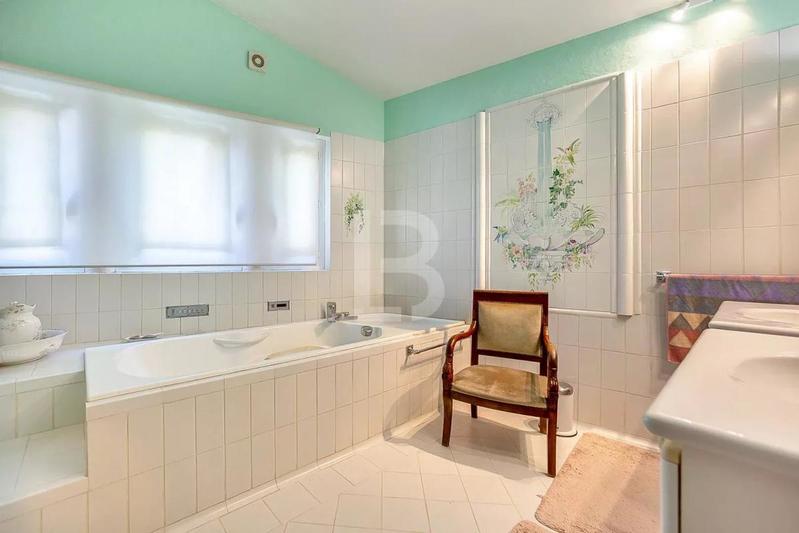 Maison - 283 m² - 6 pièces