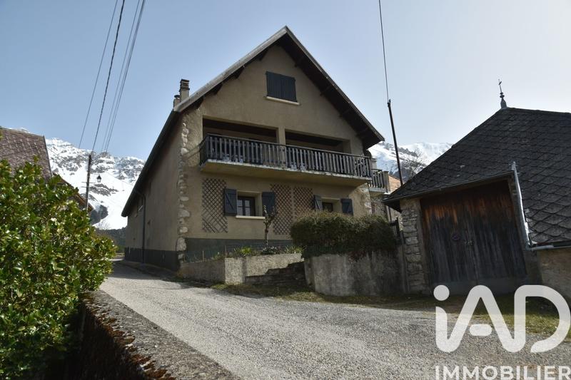 Maison de village - 250 m² - 9 pièces