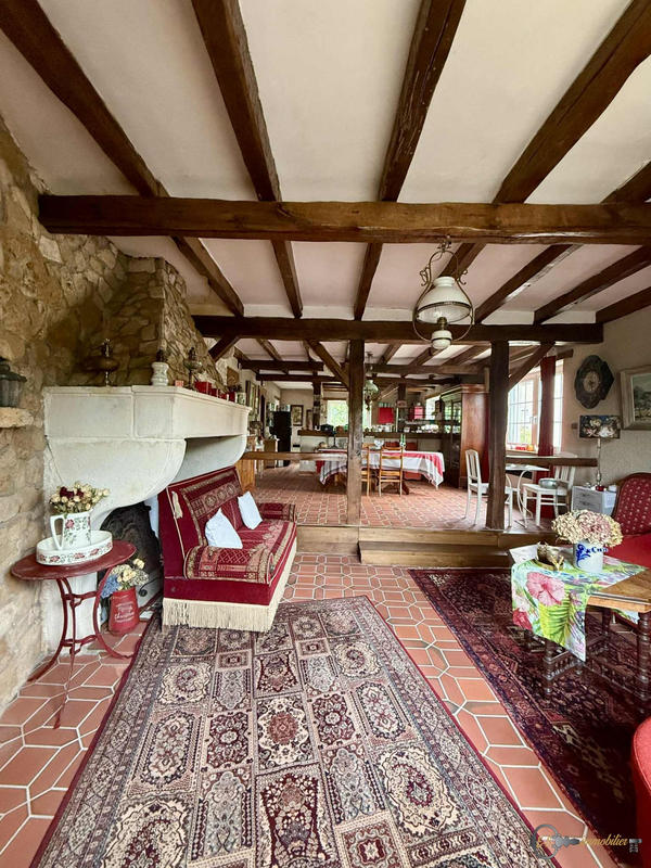 Maison - 261 m² - 10 pièces