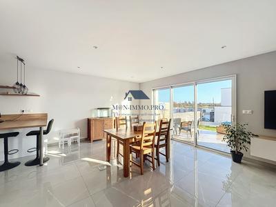 Maison contemporaine - 141 m² - 5 pièces