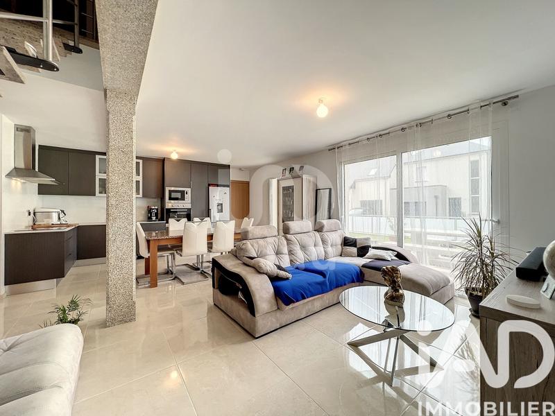 Maison - 96 m² - 5 pièces