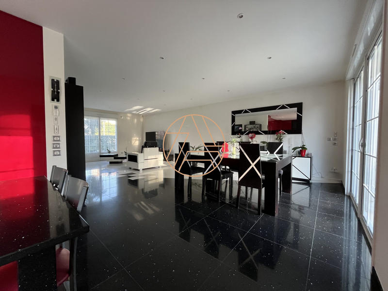 Maison - 147 m² - 7 pièces