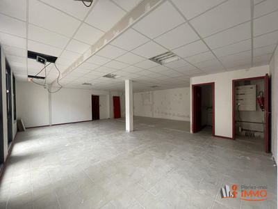 Local d'activités - 75 m² - 2 pièces