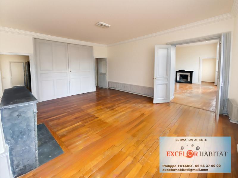 Appartement - 120 m² - 5 pièces