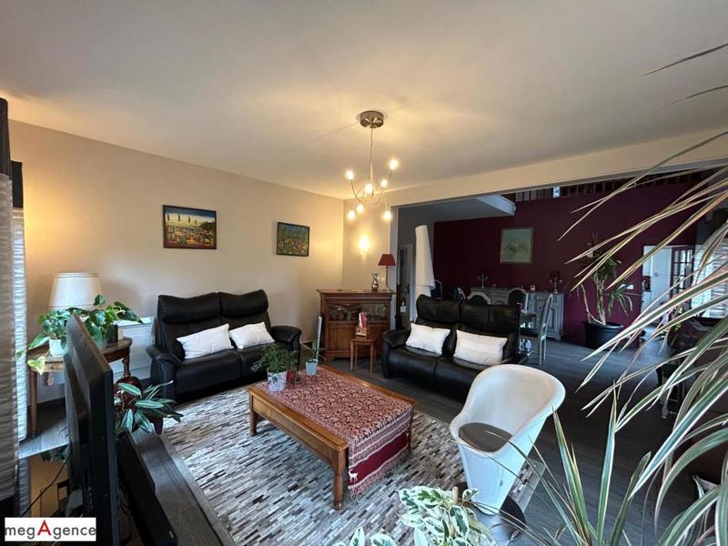 Maison - 216 m² - 8 pièces