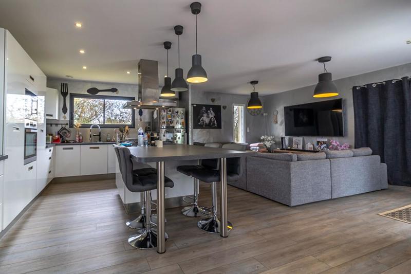 Maison - 162 m² - 7 pièces