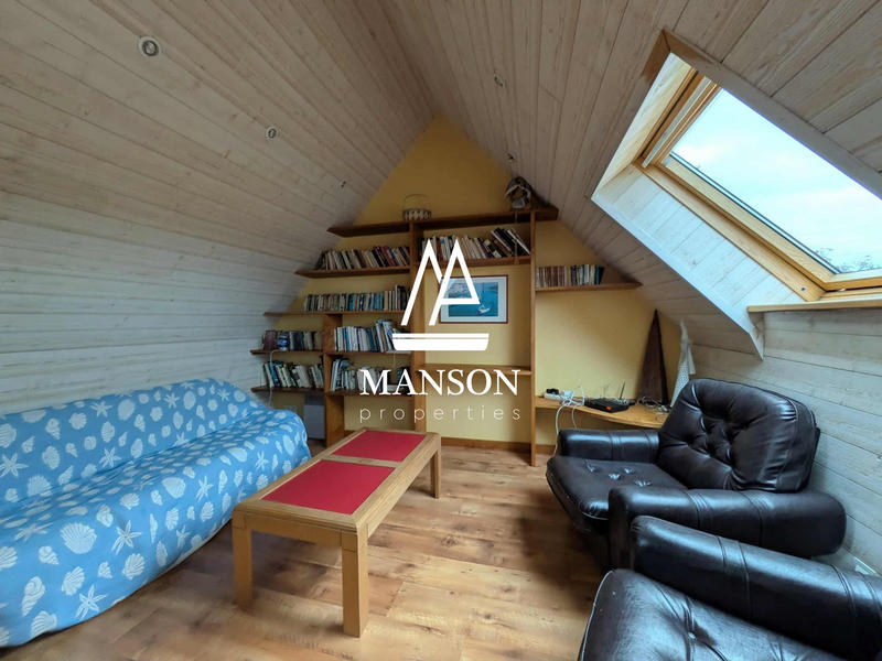 Maison traditionnelle - 386 m² - 10 pièces