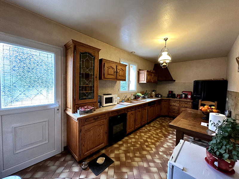 Maison - 221 m² - 8 pièces