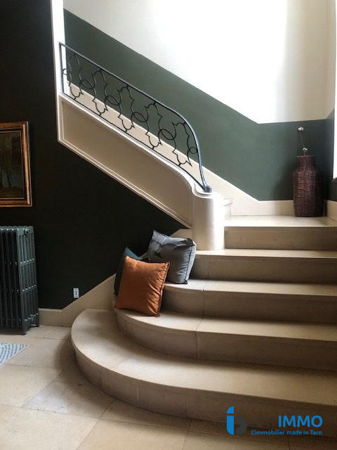 Maison - 265 m² - 7 pièces