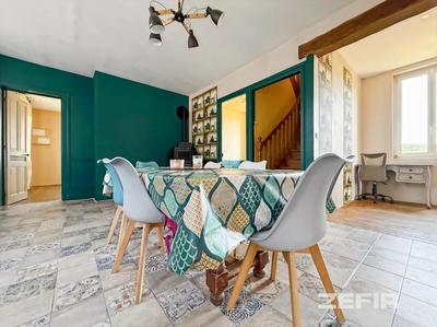 Maison - 149 m² - 9 pièces