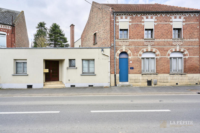 Maison - 288 m² - 8 pièces