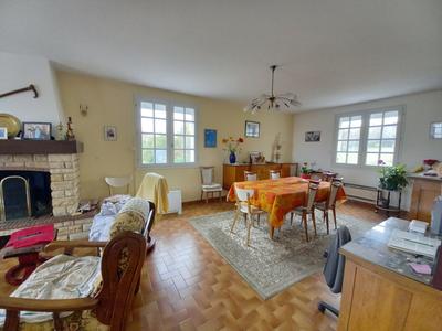 Maison traditionnelle - 102 m² - 4 pièces