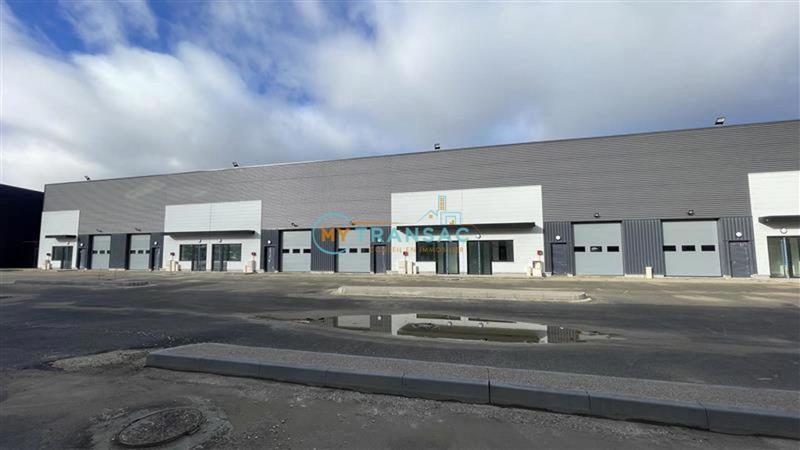Local d'activité / Entrepôt - 218 m²