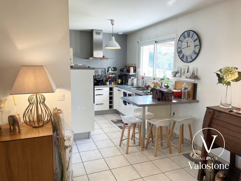 Maison traditionnelle - 76 m² - 4 pièces