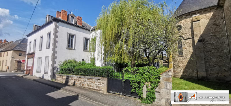 Maison traditionnelle - 283 m² - 17 pièces