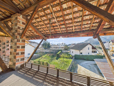 Maison ancienne - 300 m² - 3 pièces