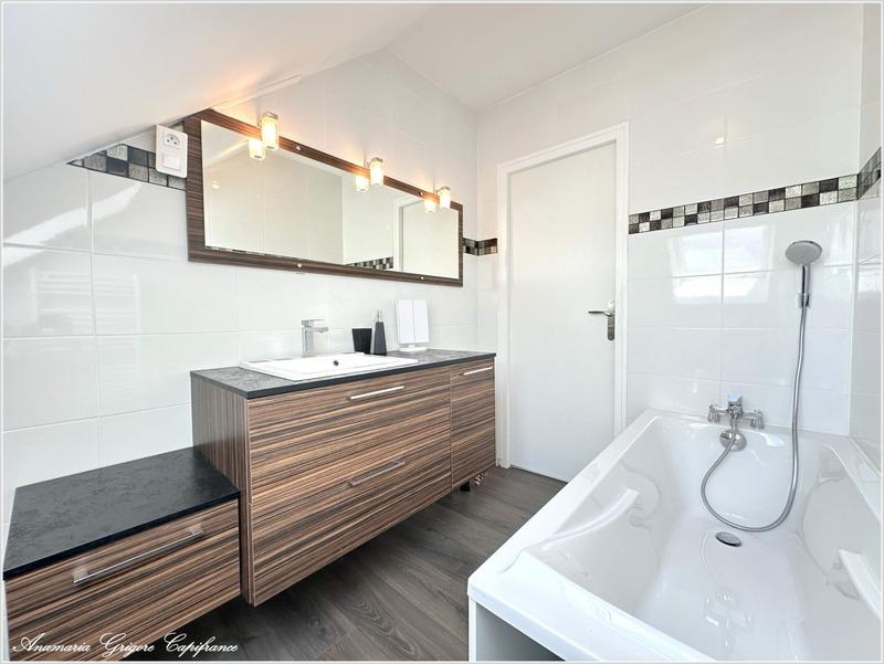 Maison - 194 m² - 5 pièces