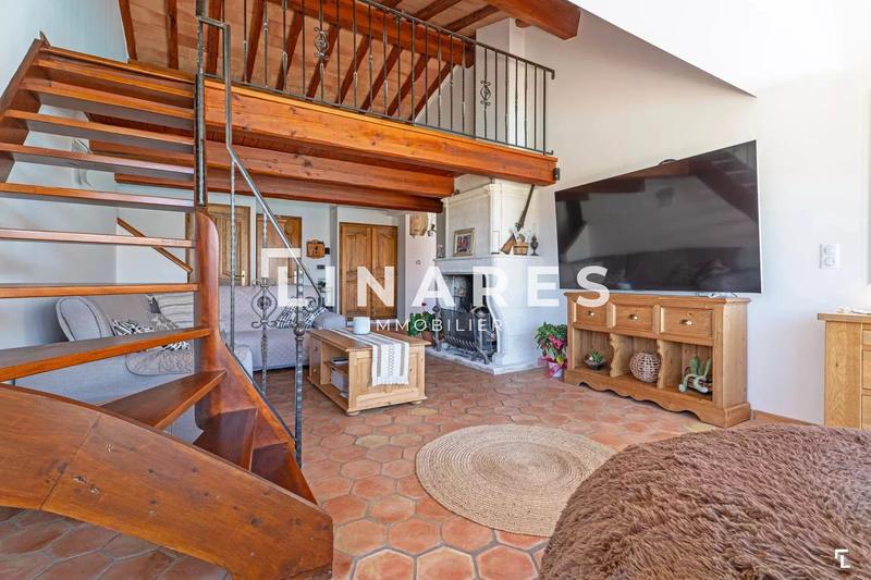 Maison - 225 m² - 6 pièces