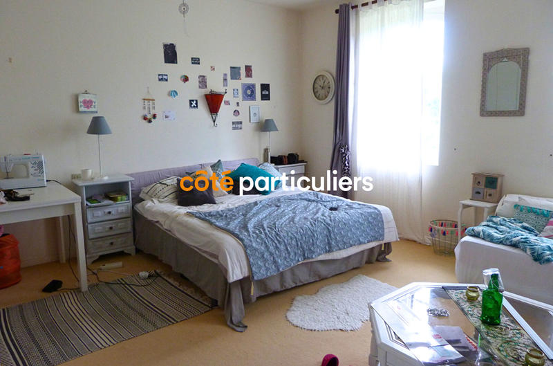 Maison - 384 m² - 8 pièces