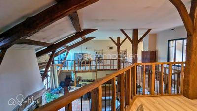 Maison - 300 m² - 6 pièces