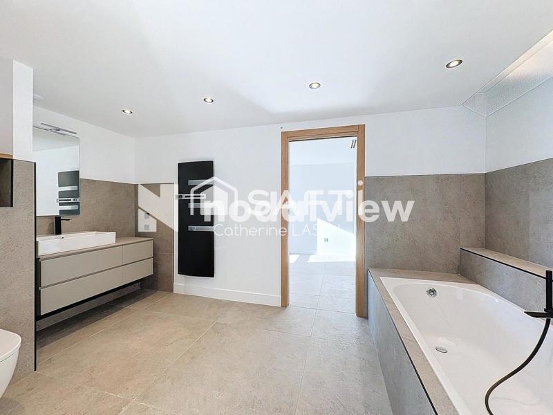 Appartement - 132 m² - 4 pièces