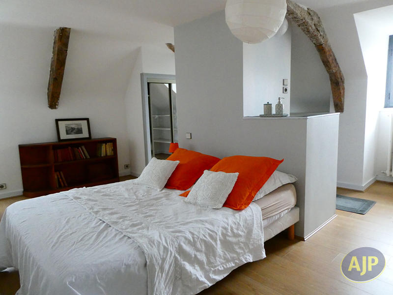 Maison - 250 m² - 13 pièces