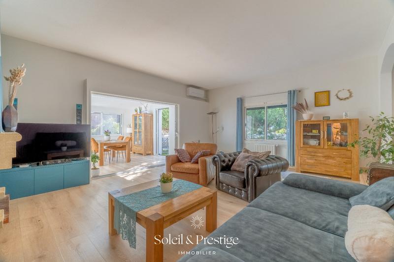 Maison - 180 m² - 9 pièces