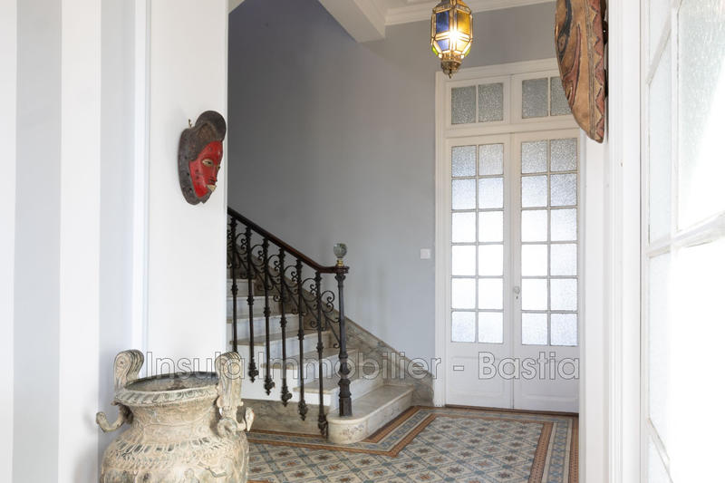 Maison de maîtres - 367 m² - 12 pièces