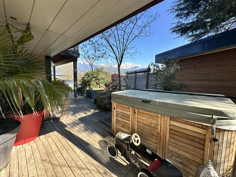 Maison - 400 m² - 10 pièces