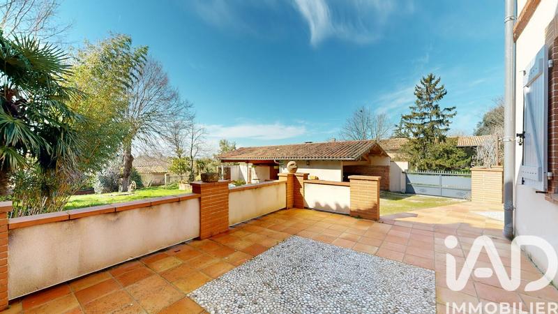 Maison - 300 m² - 13 pièces