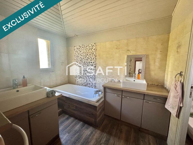 Maison - 212 m² - 8 pièces