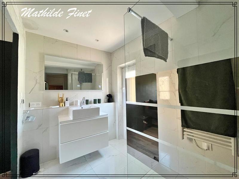 Maison - 185 m² - 7 pièces