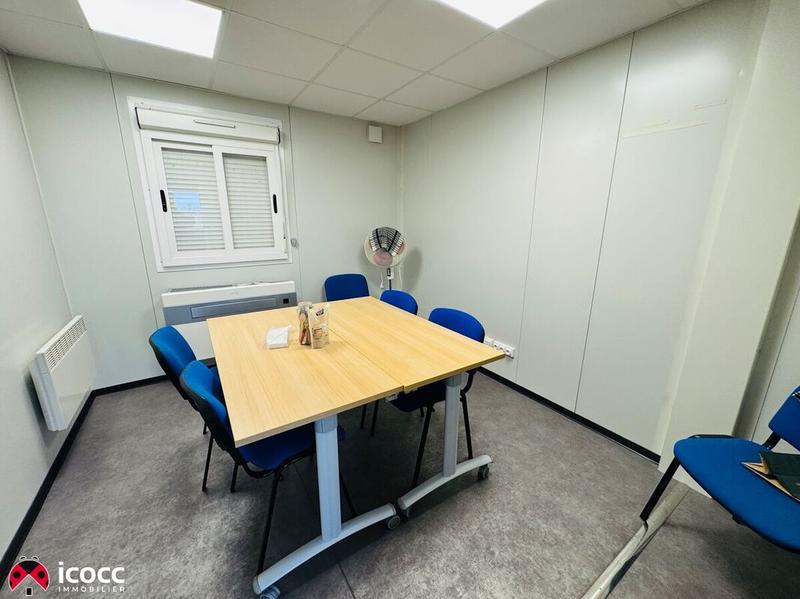 Local d'activités - 139 m² - 8 pièces