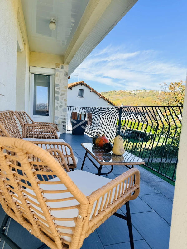 Maison - 182 m² - 9 pièces